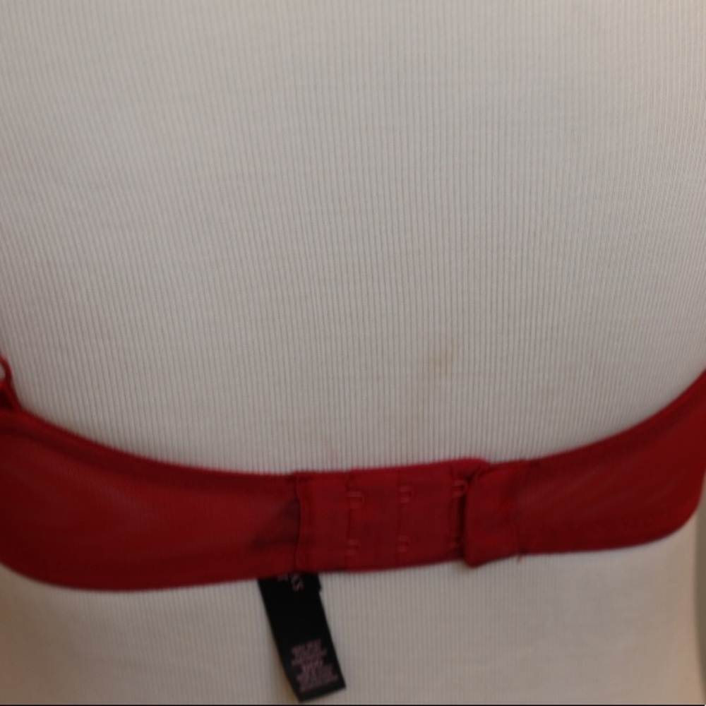 Victoria Secret Bra - Picture 6 of 8